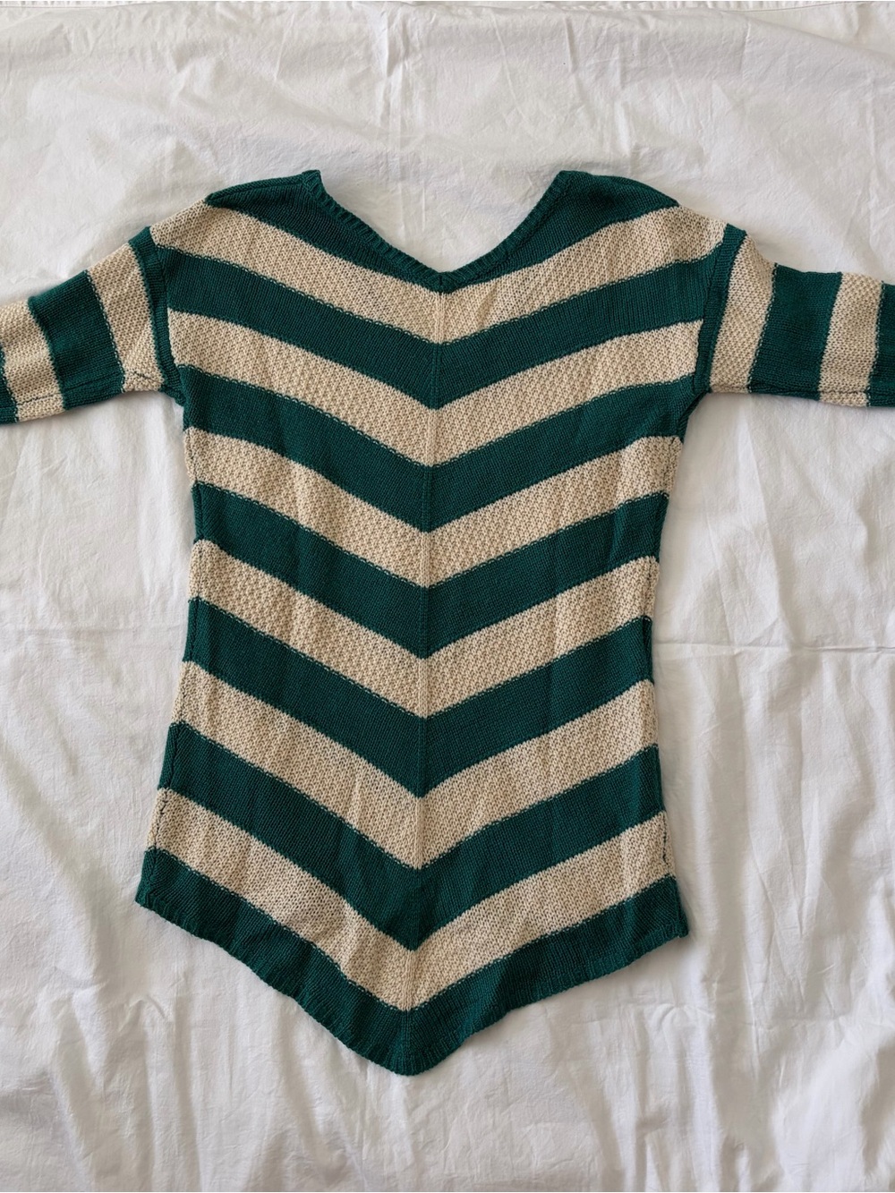 Maurices Green and Cream Chevron V-Neck Sweater - Picture 4 of 7